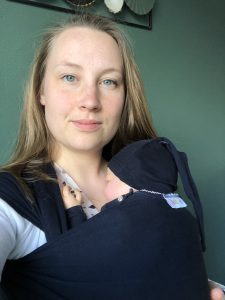 voorbeeld dragen met rekbare draagdoek